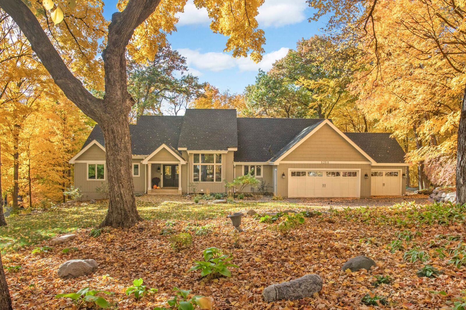 Property Photo:  5250 Saint Albans Bay Road  MN 55331 