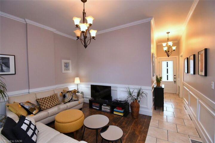 Property Photo:  113 Steven Street  ON L8L 5N7 