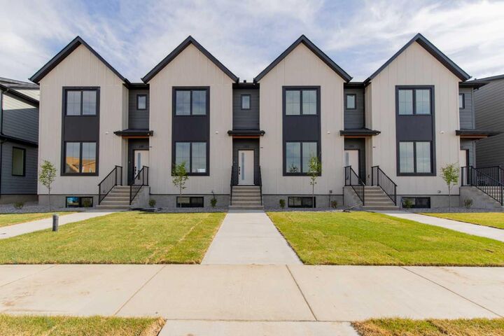 Property Photo: 2813 16 Avenue AB T1M 0G9
