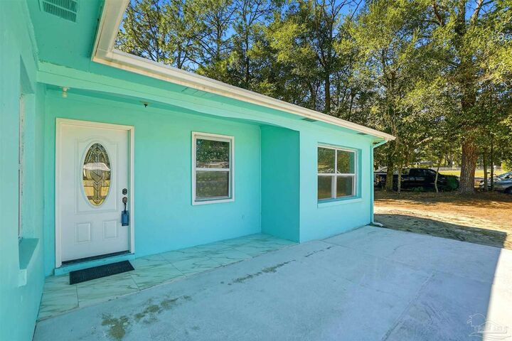 Property Photo:  305 N Madison Dr  FL 32505 