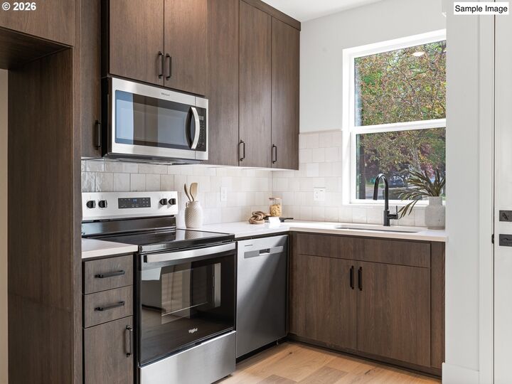 Property Photo:  3223 SE 28th Ave  OR 97202 