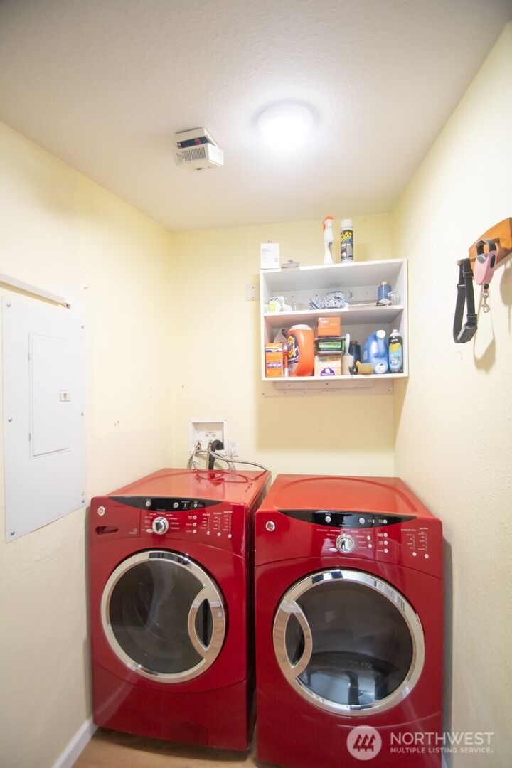 Property Photo:  307 S 3rd Ave  WA 98572 