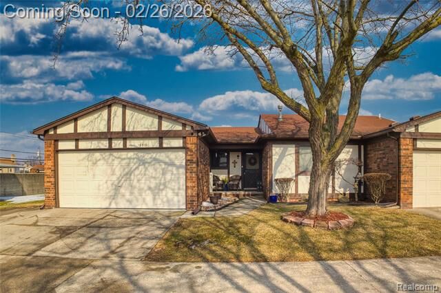 Property Photo:  13513 Angela Drive  MI 48088 
