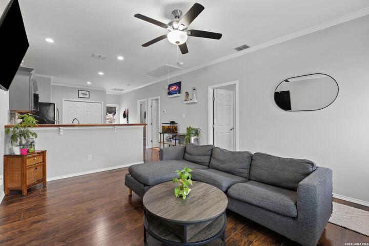 Property Photo: 441 Cimarron TX 78070