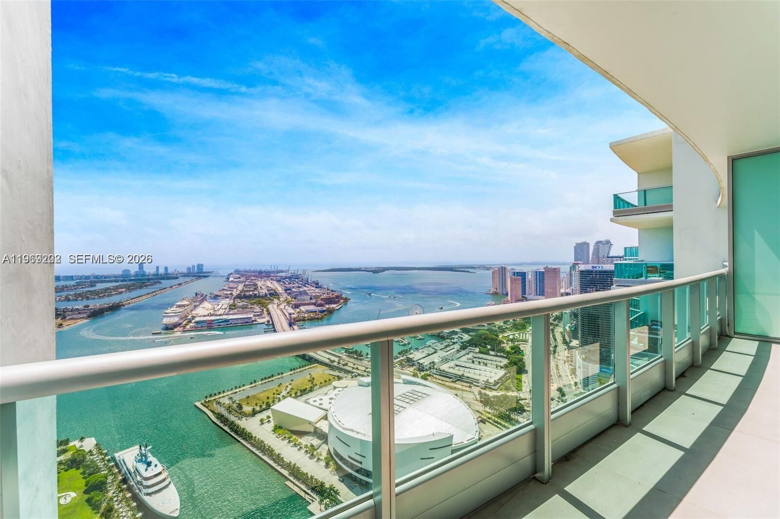 Property Photo:  900 Biscayne Blvd 6205  FL 33132 