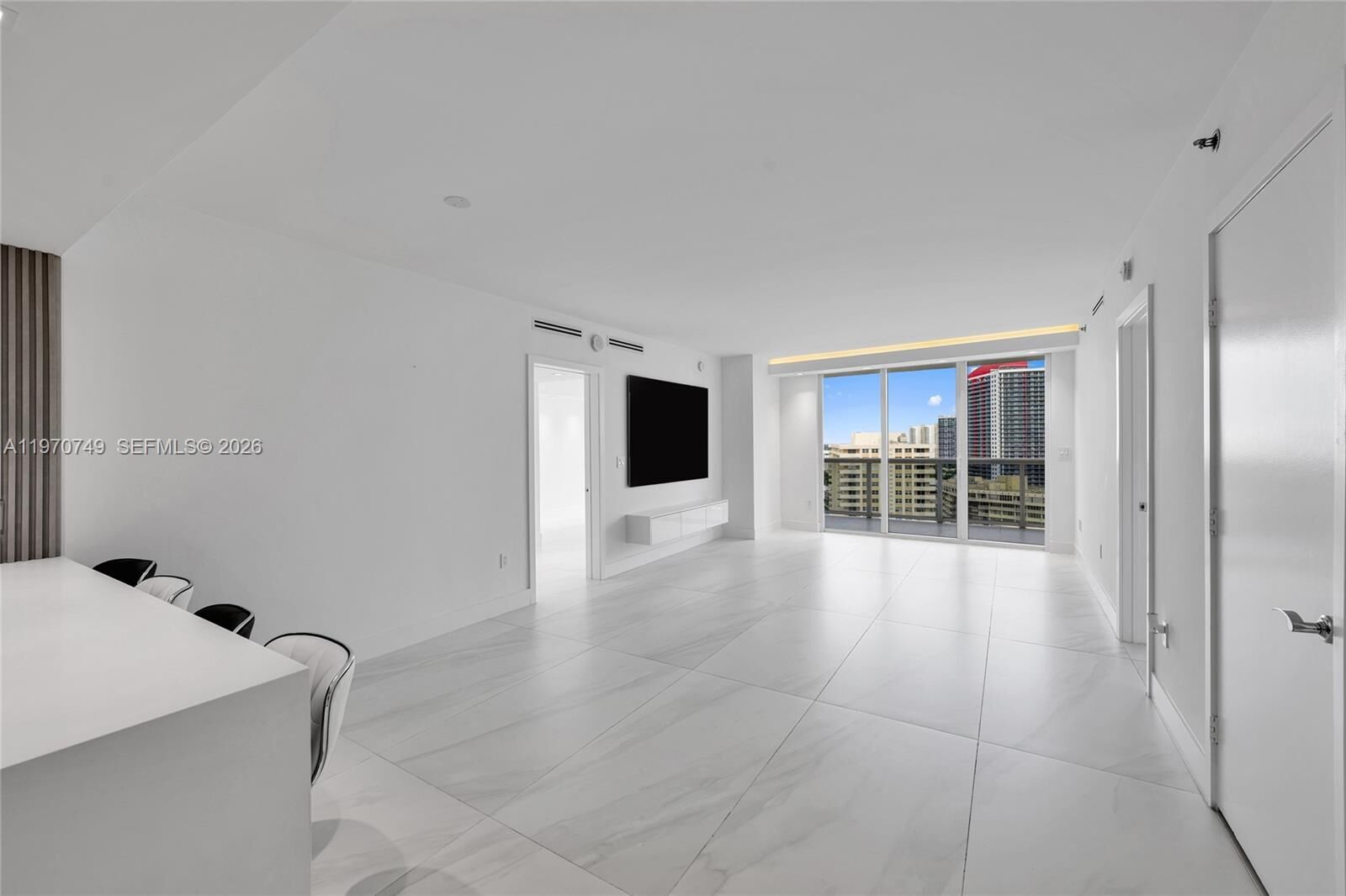 Property Photo: 1850 S Ocean Dr 1808 FL 33009