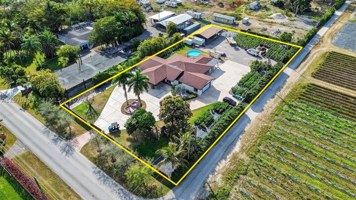 Property Photo: 19390 SW 312th St FL 33030