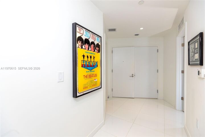 Property Photo: 851 NE 1st Ave 2812 FL 33132