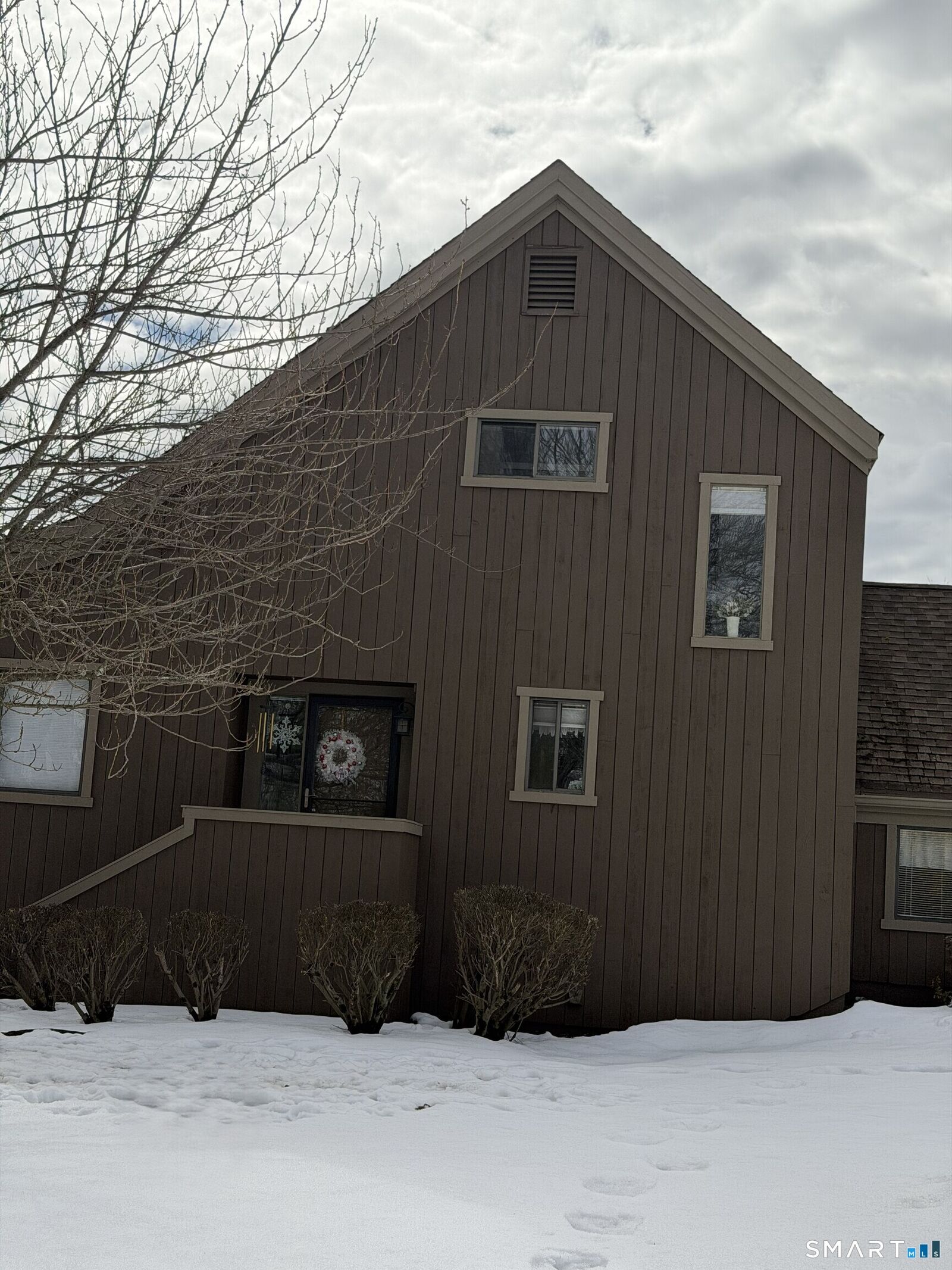 Property Photo:  483 Commanche Lane B  CT 06614 