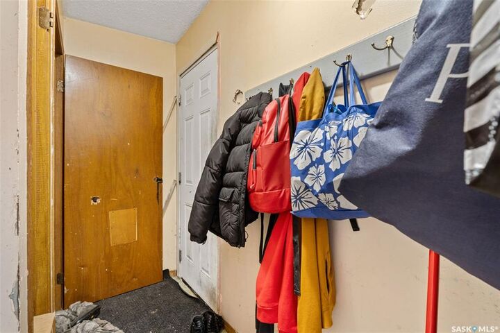 Property Photo: 806 12th Street W SK S6V 3C5