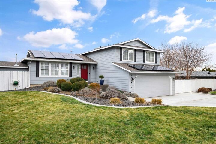 Property Photo: 4617 S Quincy Place WA 99337-3917