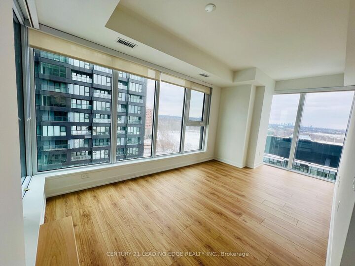 Photo de la propriété:  1 Quarrington Lane 1207  ON M3C 0S4 