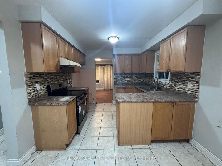 Property Photo:  23 Lonestar Crescent  ON L7A 2H9 