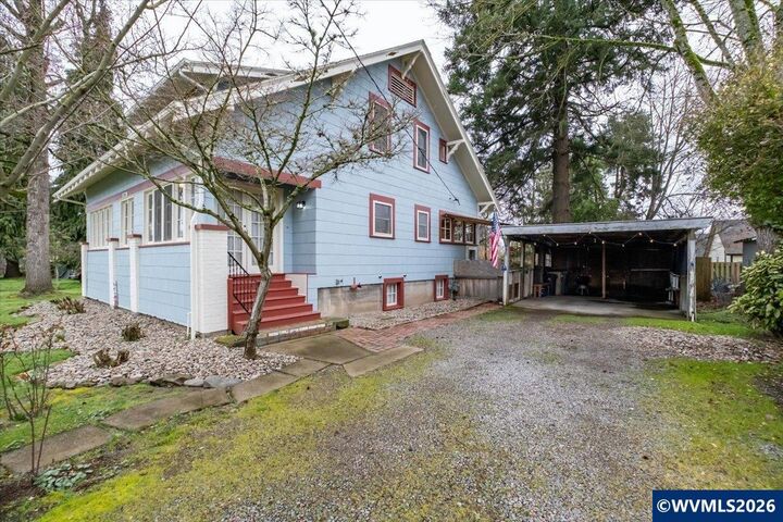 Property Photo:  2305 SE Salem Av  OR 97321 