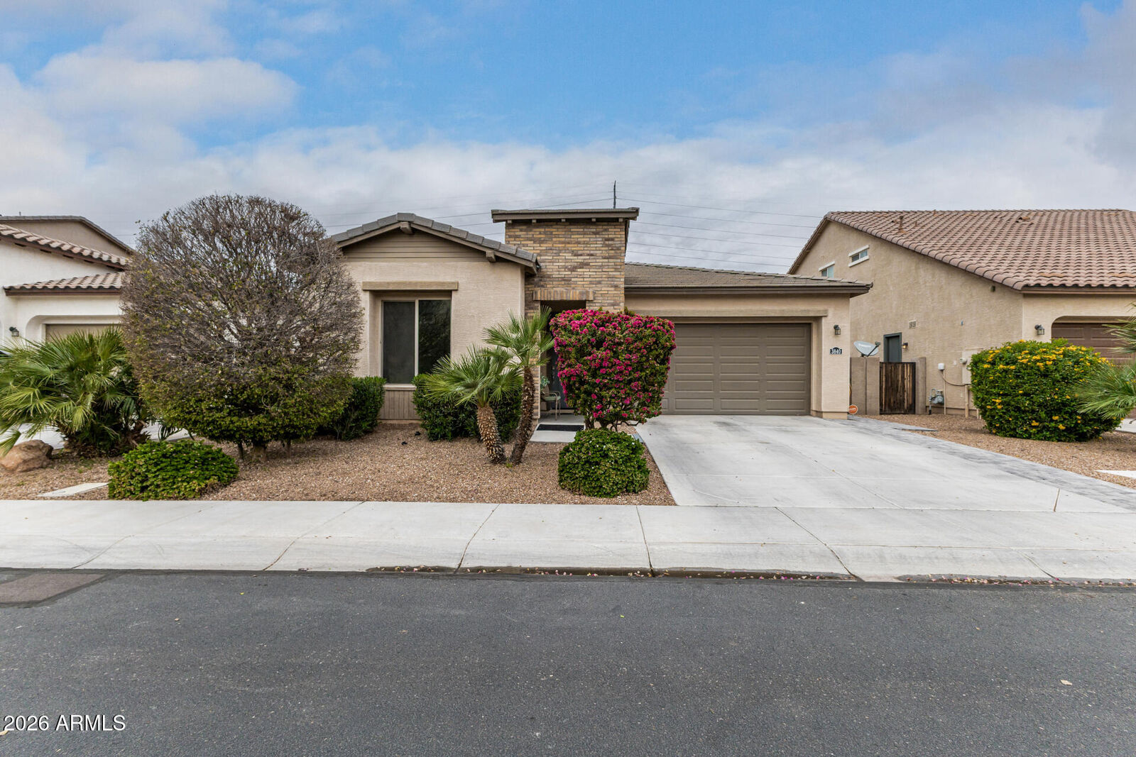 Property Photo: 3840 E Wisteria Drive AZ 85286