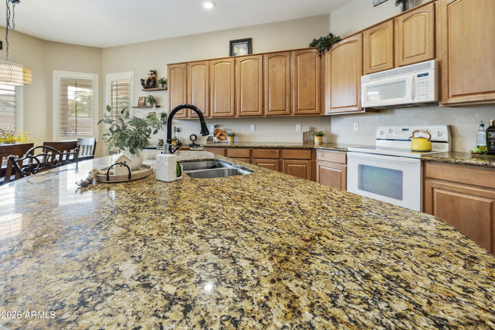 Property Photo: 2997 E Parkview Drive AZ 85295