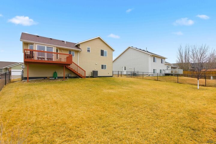 Property Photo: 672 Earleen St SD 57701
