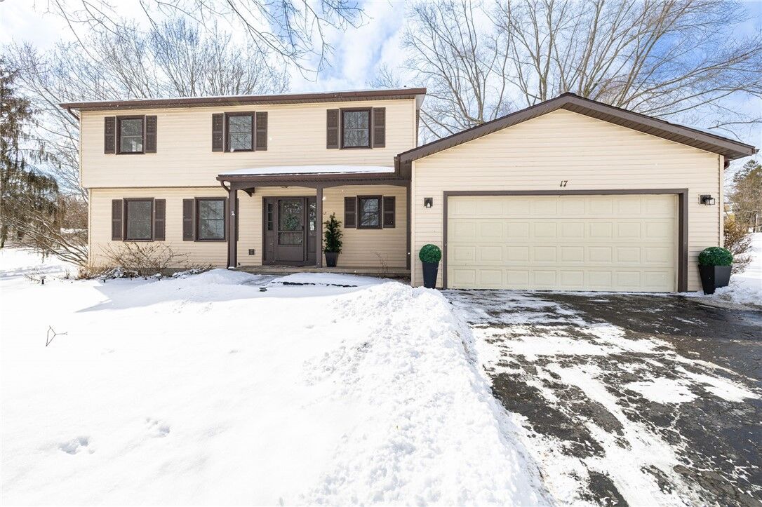Property Photo:  17 Freshfield Rise  NY 14450 