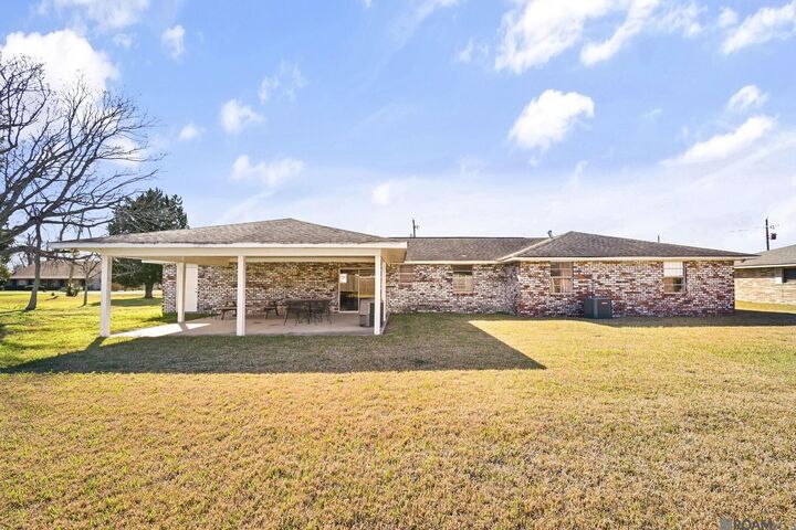 Property Photo:  1934 S John Ave  LA 70737 