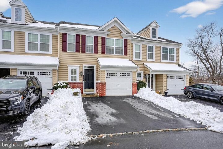 Property Photo:  5 Creek View Court  PA 18969 