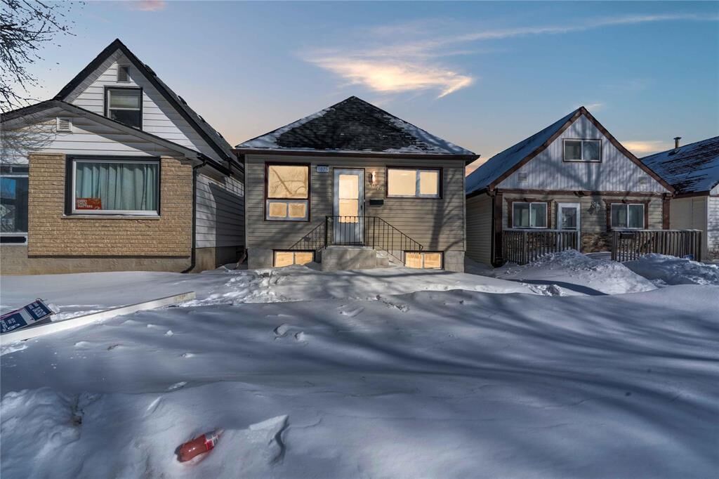 Property Photo: 1079 Alfred Avenue MB R2X 0V5