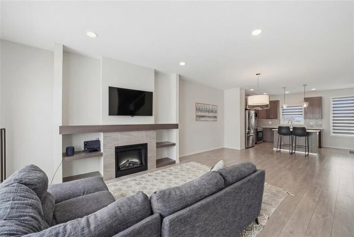 Property Photo: 166 Evelyne Reese Boulevard MB R3X 2G9