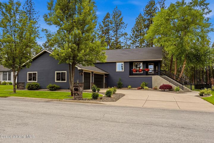Property Photo:  706 N Dundee Dr  ID 83854 