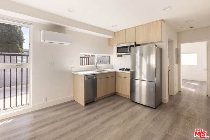 Property Photo:  5456 1/4 Barton Ave  CA 90038 