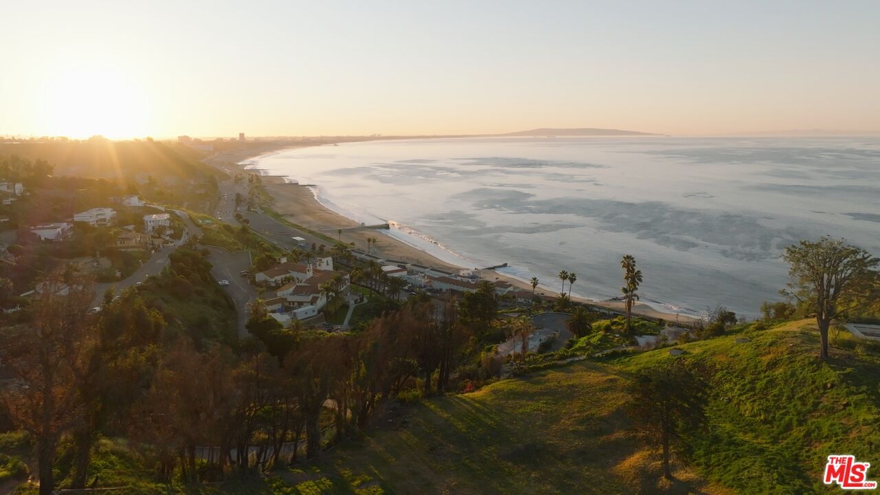 Property Photo:  16841 Bollinger Dr  CA 90272 