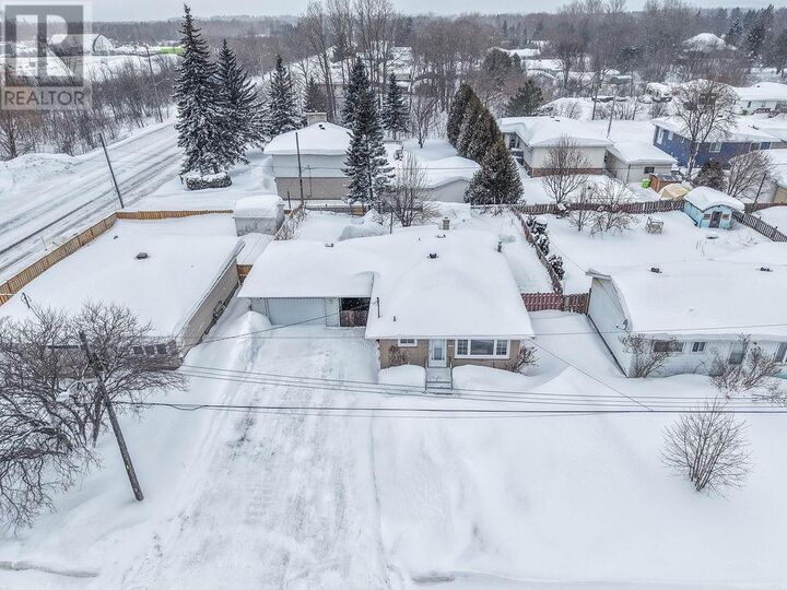 Property Photo: 263 Rowell Ave ON P6C 5K7