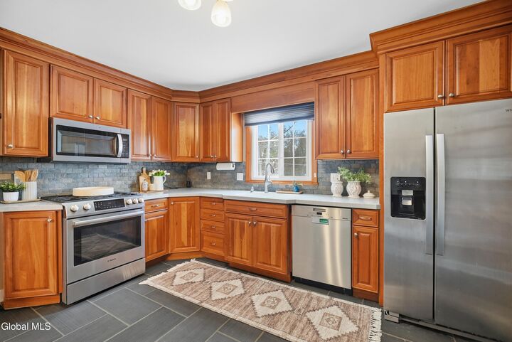 Property Photo:  32 Brookwood Drive  NY 12110 