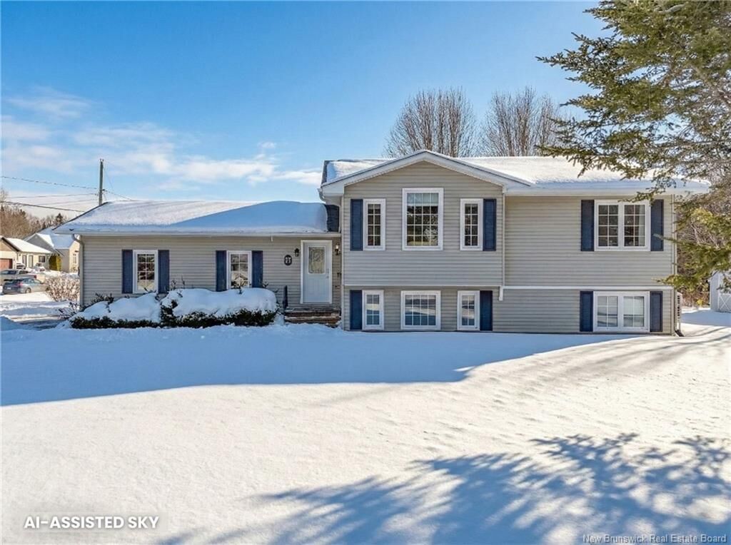 Photo de la propriété:  27 Baldwin Street  NB E3C 1C1 