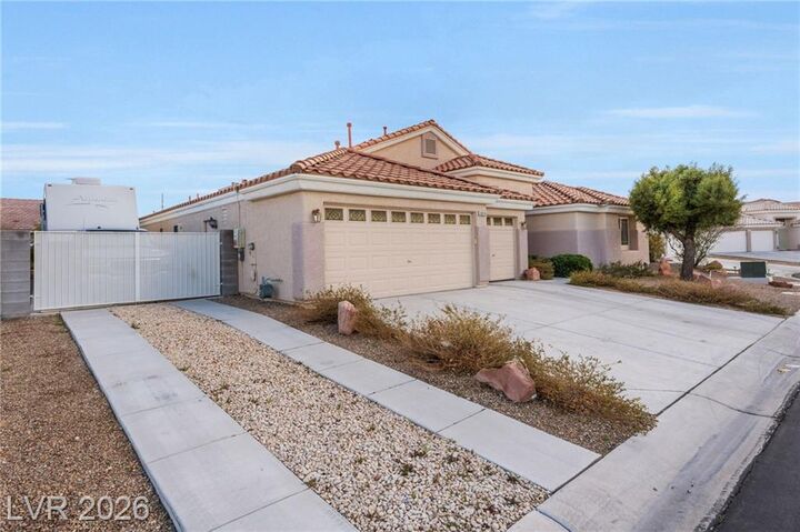 Property Photo: 6816 Hazelnut Garden Street NV 89131