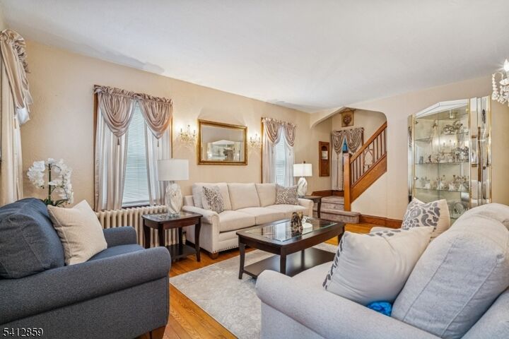 Property Photo:  32 Fairview Pl  NJ 07109 