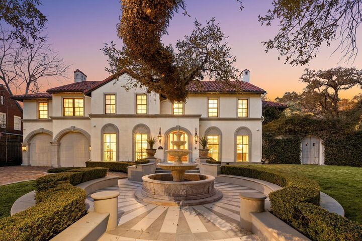 Property Photo: 1604 North Boulevard TX 77006