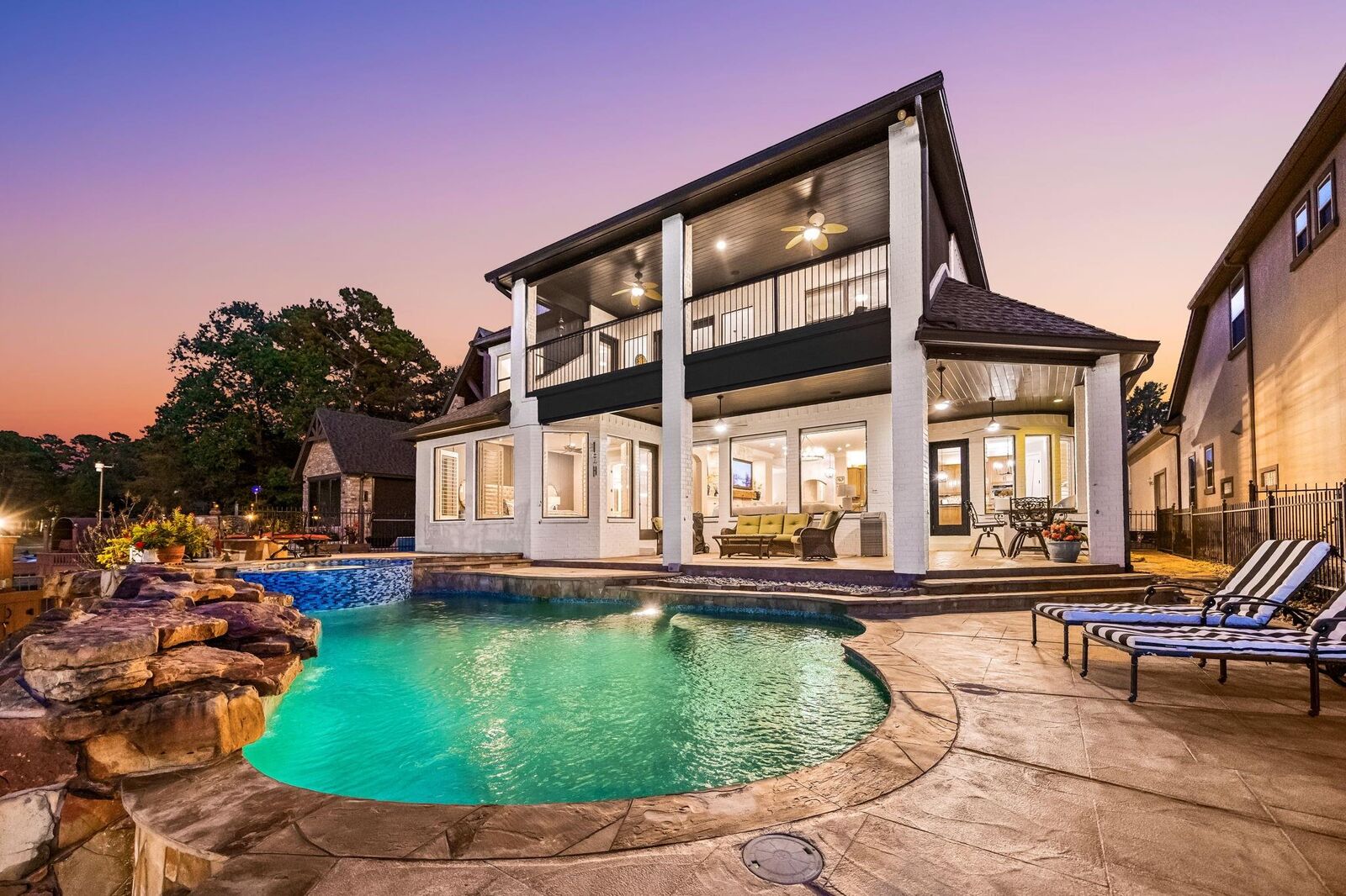 Property Photo: 161 Westlake Point TX 77356