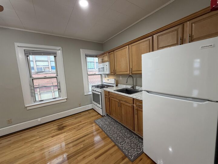 Property Photo:  212 Plainfield Ave Second Floor  NJ 07306 