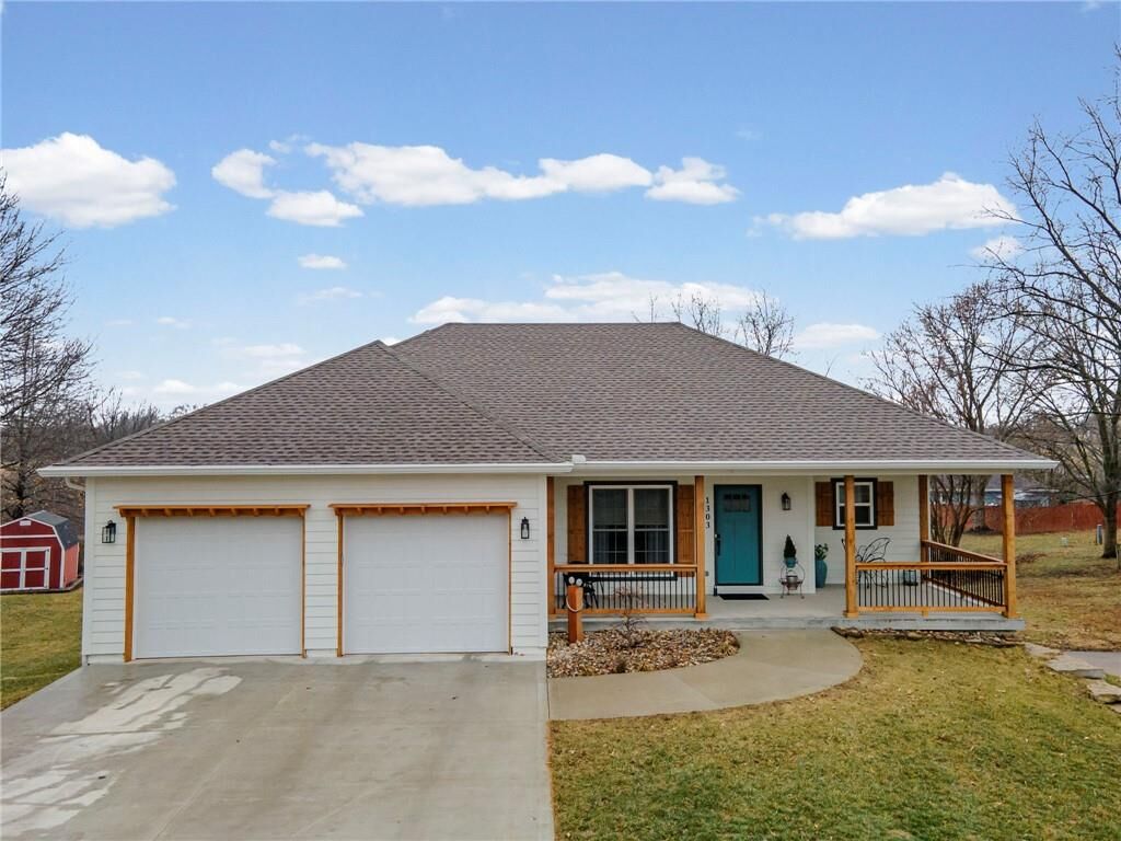 Property Photo:  1303 Minuteman Drive  MO 64477 