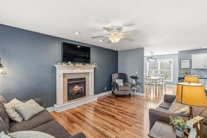 Property Photo:  3704 SE Redbud Court  IA 50021 