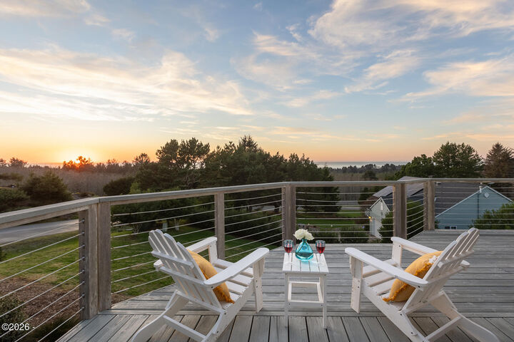 Property Photo:  5950 Pacific Overlook Drive  OR 97149 