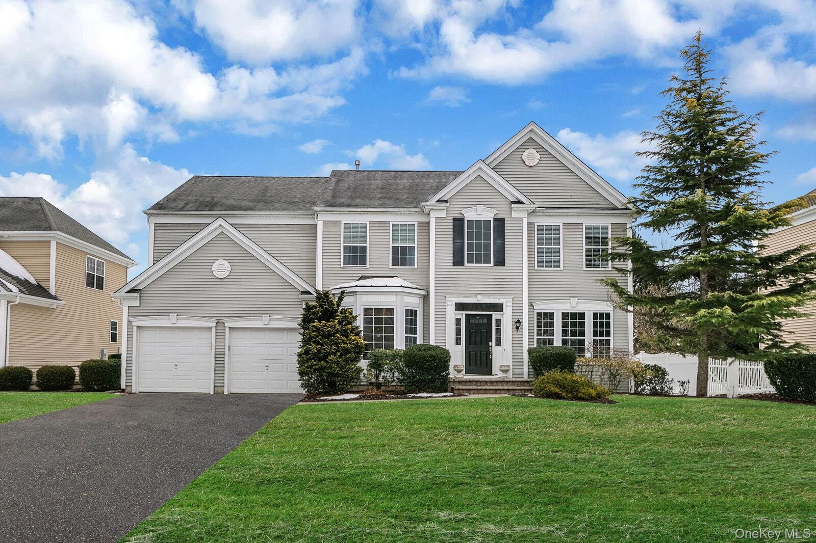 Property Photo:  27 Avolet Court  NY 11766 