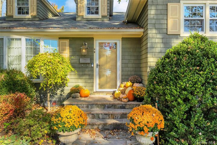 Property Photo:  3 Birchbrook Drive  NY 10595 