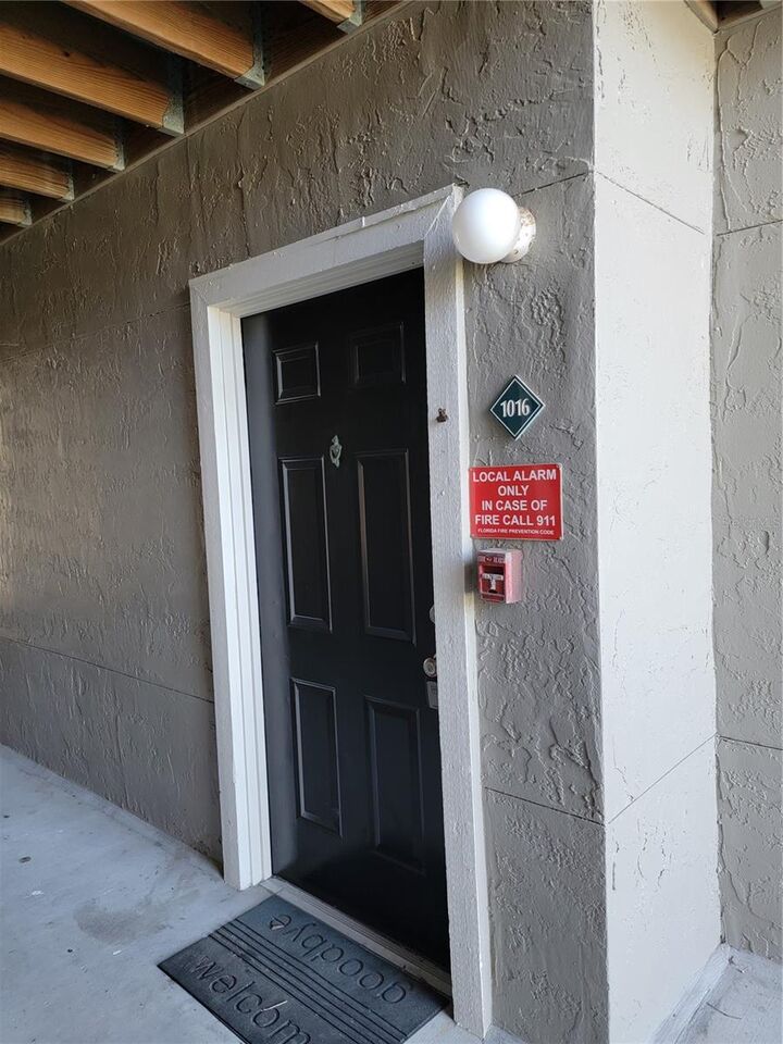 Property Photo:  3705 SW 27th Street 1016  FL 32608 