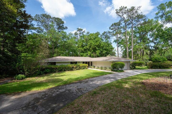 Property Photo:  412 NW 46th Street  FL 32607 