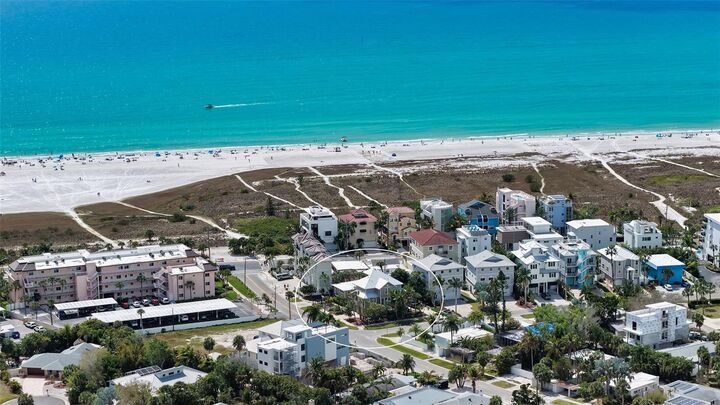 Property Photo:  662 Calle Del Otono  FL 34242 