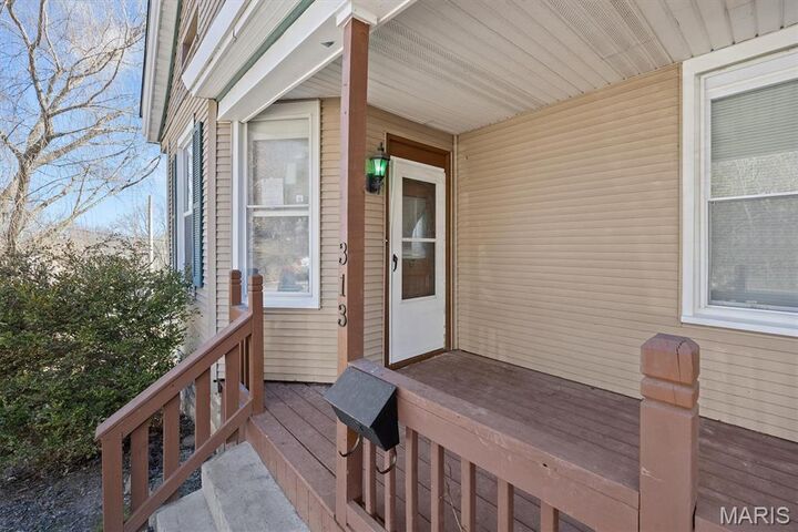 Property Photo:  313 Dry Street  IL 62002 