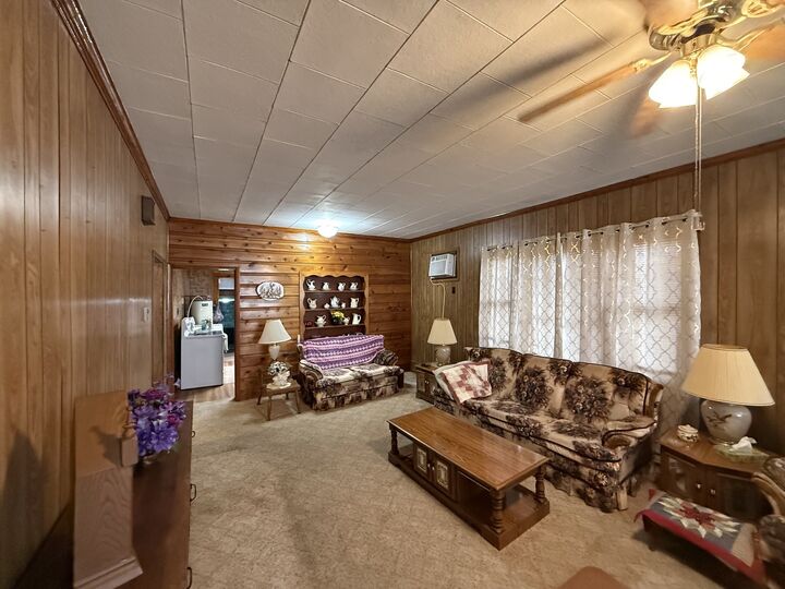 Property Photo:  1421 W Maple Street  IL 62948 