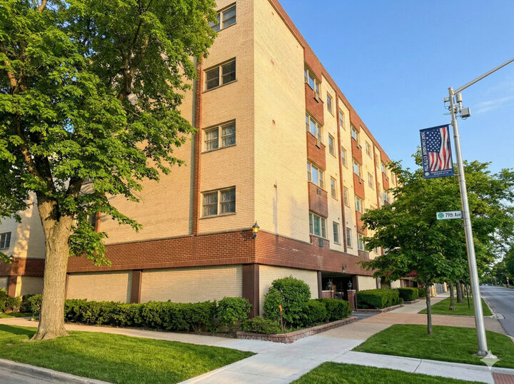 Property Photo: 7840 W North Avenue 2K IL 60707