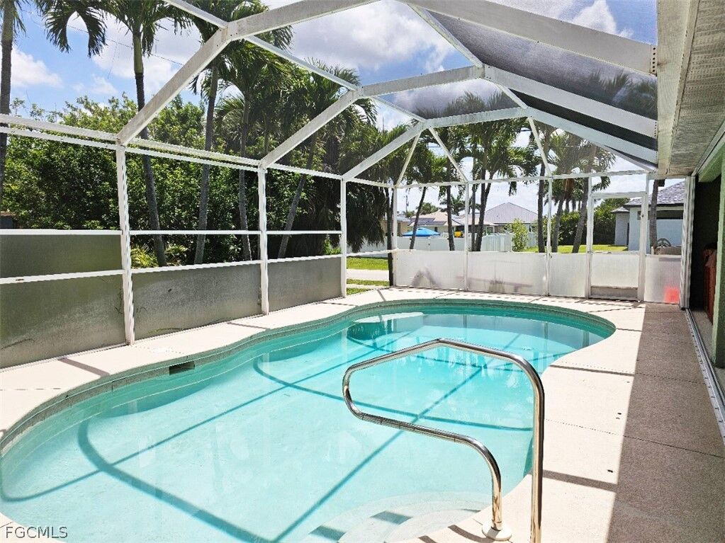 Property Photo:  1811 Savona Parkway W  FL 33914 