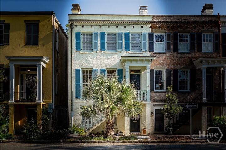 Property Photo:  124 W Taylor Street  GA 31401 